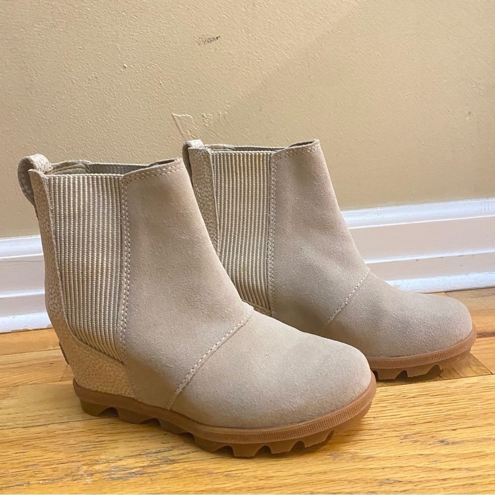 Sorel Women's Joan of Arctic Wedge II Chelsea Ankle Boots - Picture 6 of 7
